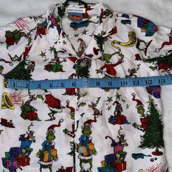 🎄 The Grinch Pajamas 🎄 - Picture 4 of 12